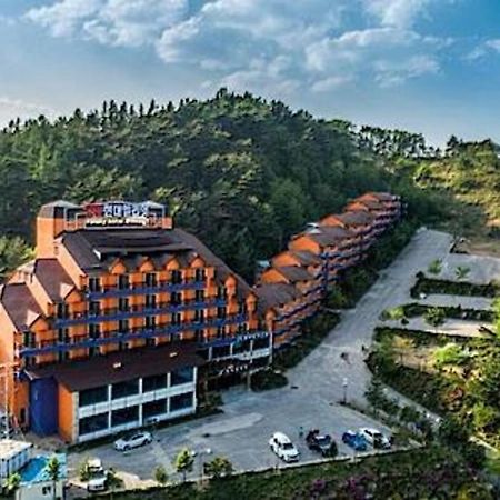Hyundai Elliot Hotel And Resort Pyeongchang Exterior photo