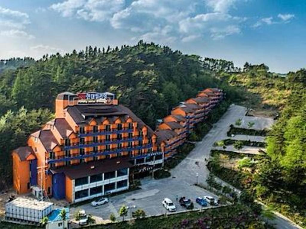 Hyundai Elliot Hotel And Resort Pyeongchang Exterior photo