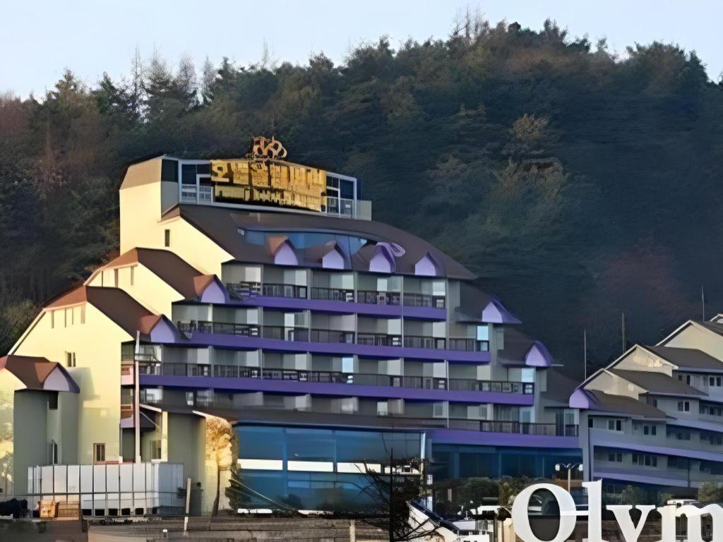 Hyundai Elliot Hotel And Resort Pyeongchang Exterior photo
